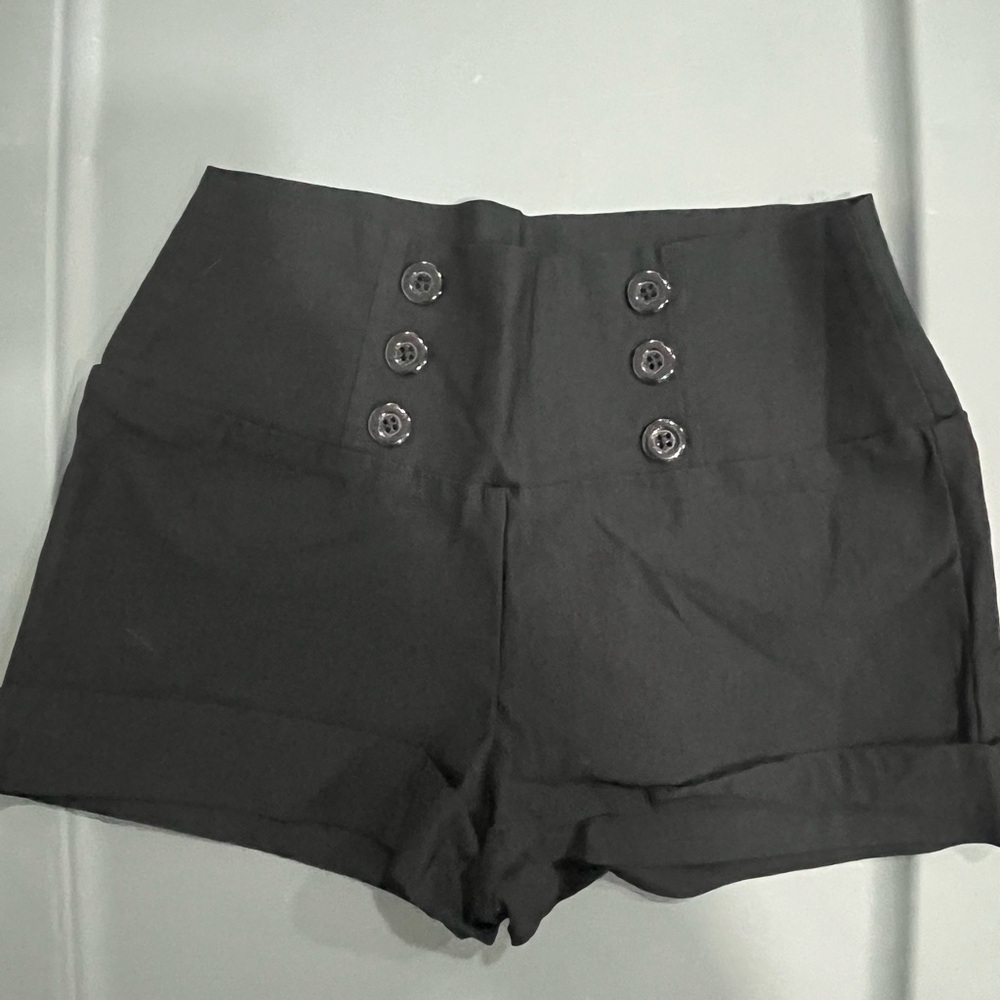 Women’s stretchy short